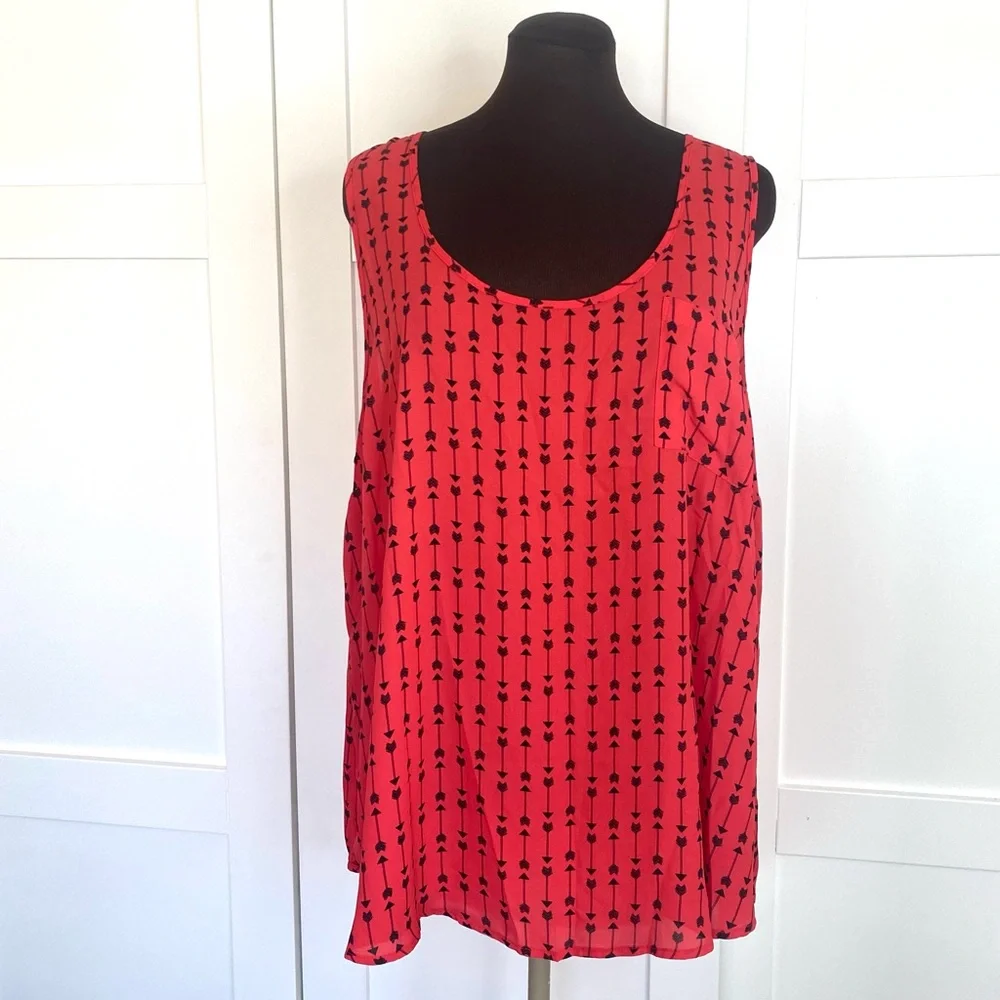 TORRID Sleeveless Cami Shell Tank Red Arrow Pattern Plus Size - Picture 2 of 8